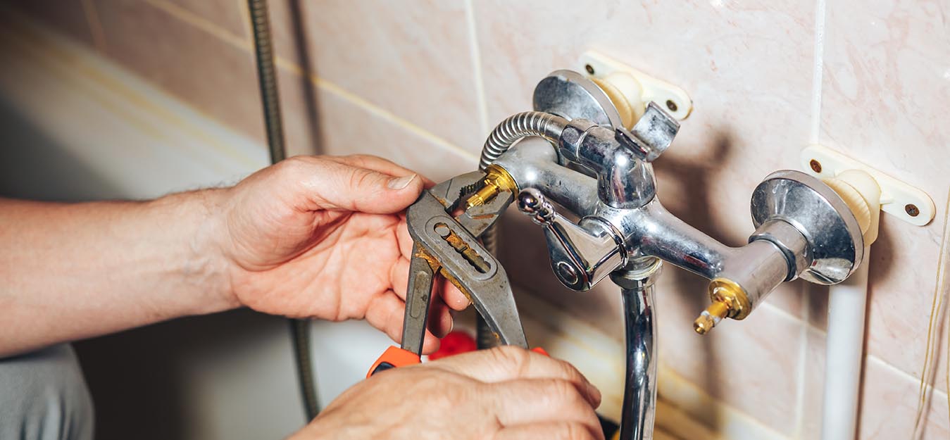 3 Tell-Tale Signs You Need To Replace Your Plumbing Fixtures